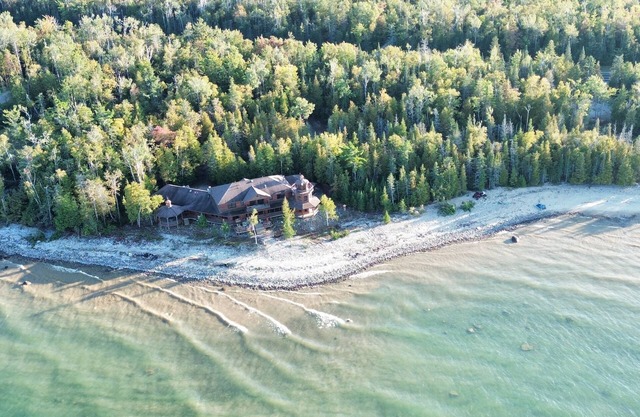 Gorgeous 6-bedroom house on Lake Huron featuring on-site rentals