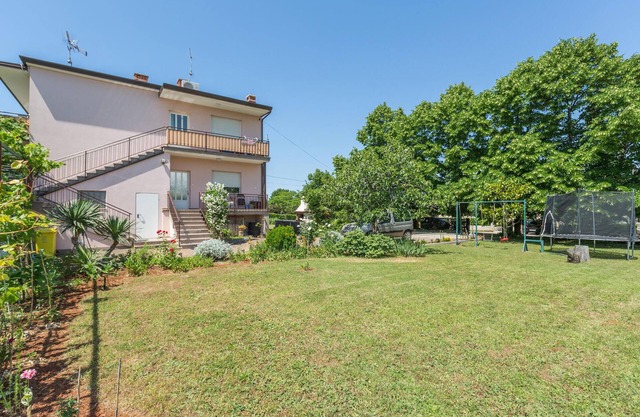 Gorgeous apartment in Umag with WiFi