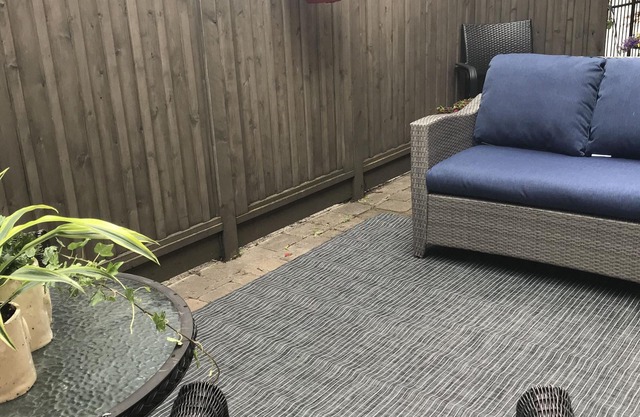 Gorgeous Downtown Property, Private Yard