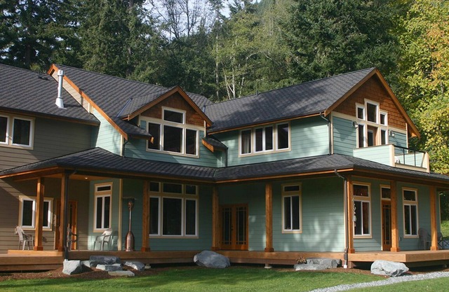 Gorgeous five bedroom home sleeps up to 13 guests. Extensive decks wrap the home, fishing pond, 11 acres with forest, pasture, and abuindance of wildlife.