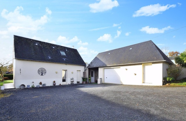 Gorgeous home in Esquay-sur-Seulles