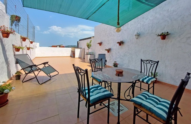 Gorgeous home in Ador with WiFi