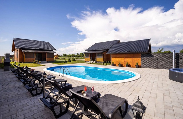 Gorgeous home in Bilje with WiFi