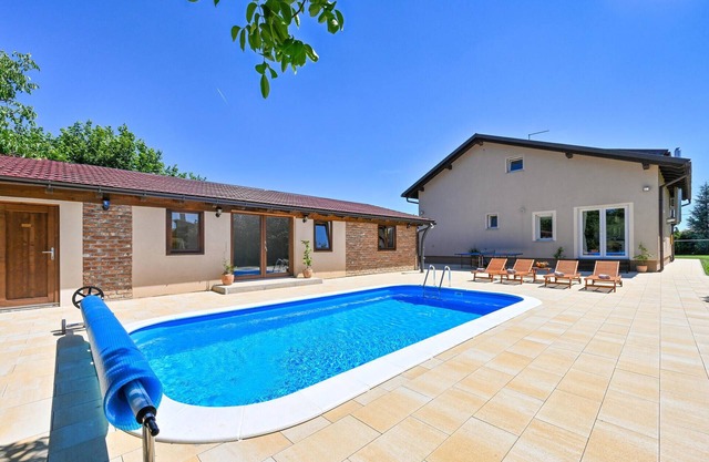 Gorgeous home in Bjelovar with sauna