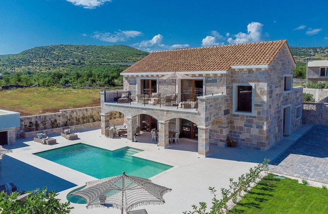 Gorgeous home in Cera with WiFi