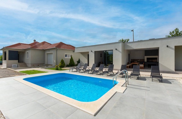 Gorgeous home in Dicmo with sauna