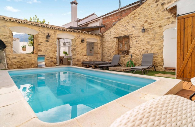 Gorgeous home in El Colmenar with WiFi