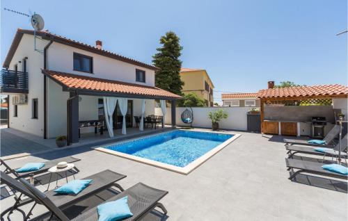 Gorgeous Home In Galizana With Kitchen