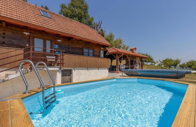 Gorgeous home in Jaskovo