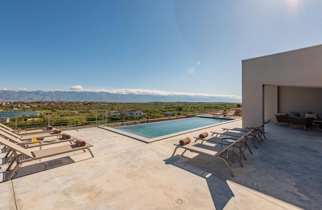 Gorgeous home in Povljana