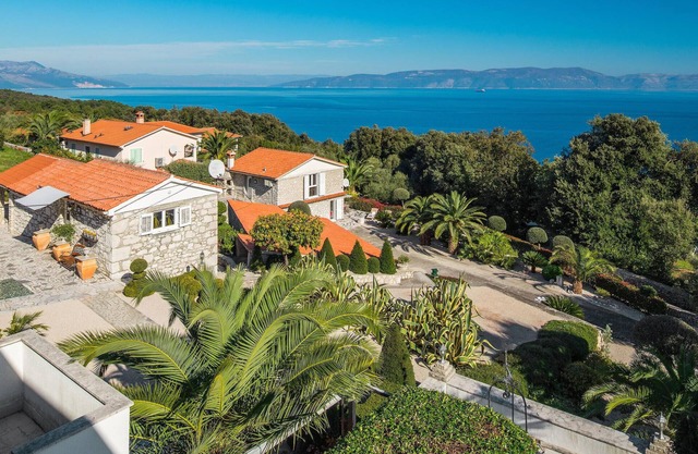 Gorgeous home in Ravni with WiFi