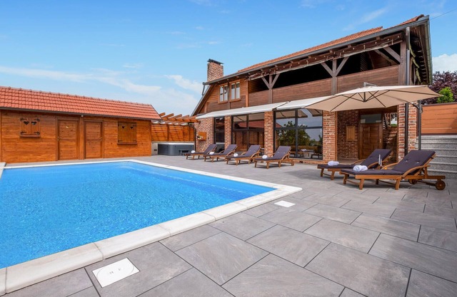 Gorgeous home in Rovisce