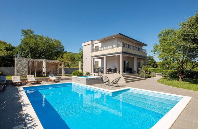 Gorgeous home in Sicane