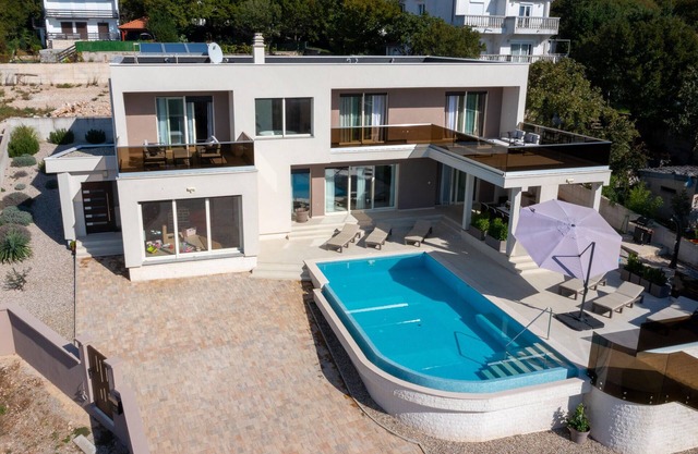 Gorgeous home in Smrika with sauna