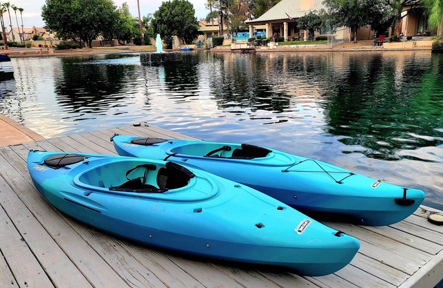 GORGEOUS lakeside home Serenity. EXCELLENT location! 3 miles to downtown Gilbert