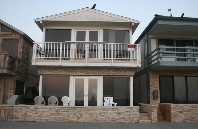 GORGEOUS OCEANFRONT! 3212 W. Oceanfront, Newport Beach