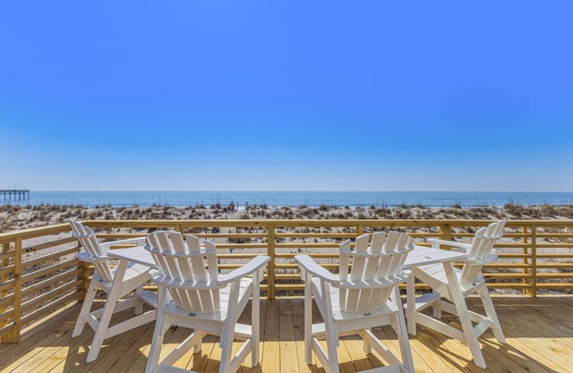 Gorgeous Oceanfront Home - Huge Deck To Enjoy the Ocean Breezes