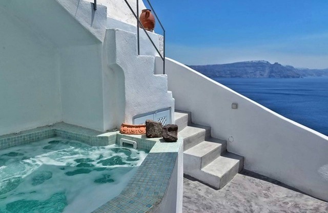 Gorgeous Santorini Villa | 1 Bedroom | Villa Felicitous | Private Hot Tub &.