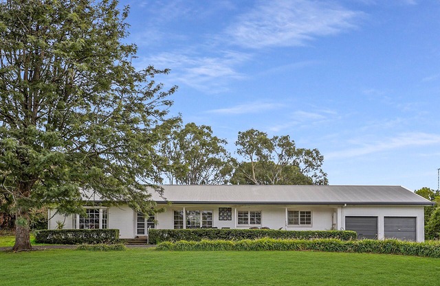 Gorgeous two bedroom home with lake views!