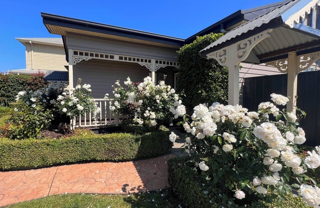 Gorgeous ultra clean 3 Bedroom/2 Bathroom HomenClose to popular attractions/CBD