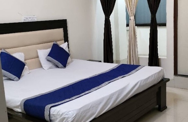 Goroomgo Radhika Kunj Palace Chhatarpur