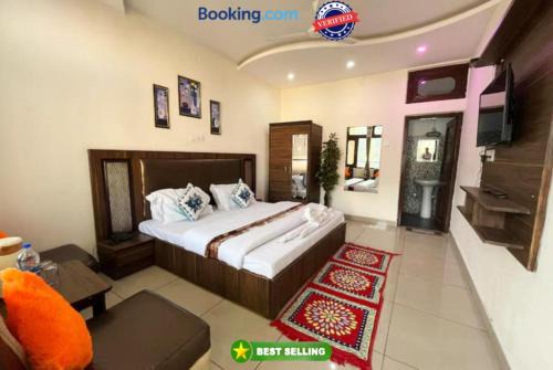 Goroomgo Sahara Inn Dalhousie - Luxury Room - Excellent Customer Service Awarded - Best Seller