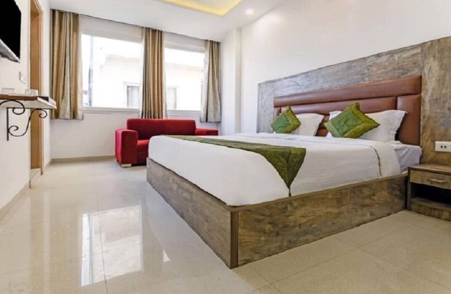 Gracious by Vishesh Hotels & Home Stay, Near Delhi Airport India, Private Room