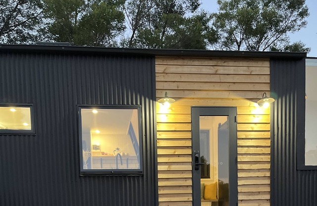 Grampians off grid experience with a view (Cabin2)