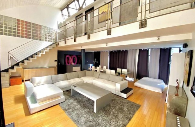 GRAND LOFT Near 10 MNS Paris