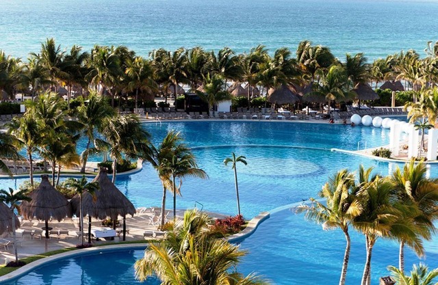 GRAND LUXXE VILLA IN MEXICO