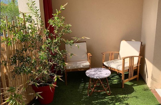 Grand studio avec coin nuit, proche mer et montagnes