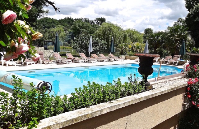 GRANDE VILLA DU CHATEAU in TOURAINE
