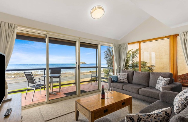 Granite Views Beachfront Apartment in Encounter Bay