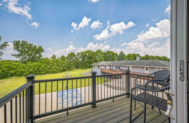 Grass Lake 8BR Retreat w Games & Fire Pit