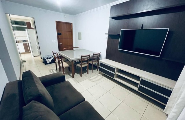 Great 2 Bedroom Apartment - Excellent Location