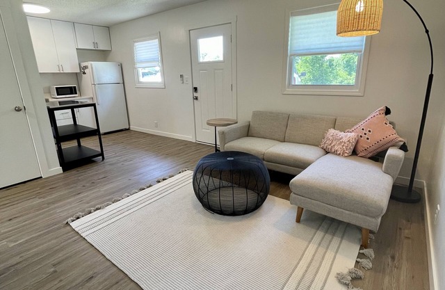Great 2-Bedroom with Access to Many Hospitals