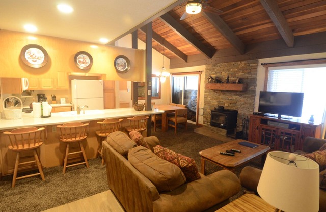 Great Deal On 4 Star Luxury Large & Cozy Condo At Value Prices - Sleeps Up To 10