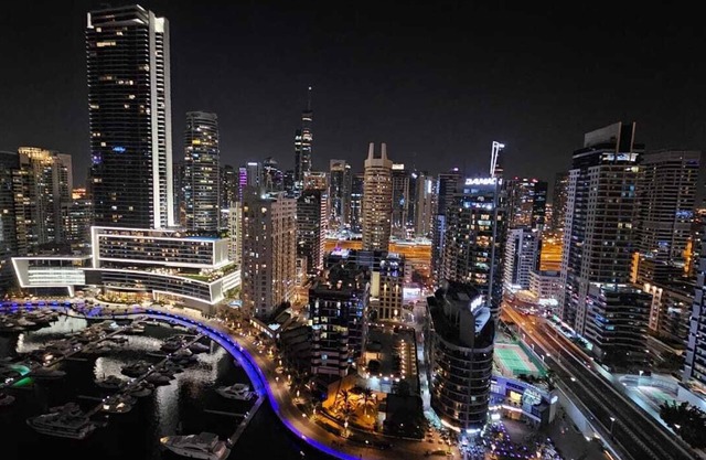 Great Family Beach-Front Whole Flat, WOW View, Activities & En-suite Rooms