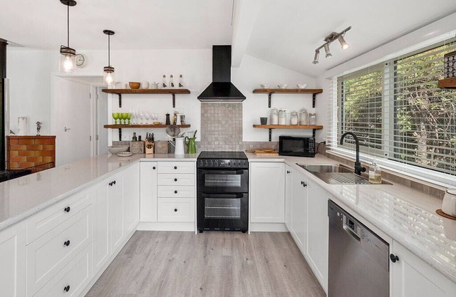 Great Lake Oasis - Kuratau Holiday Home