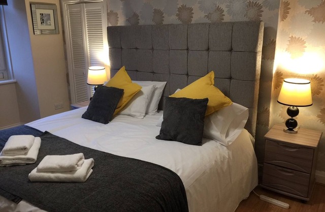 Great location 1 Bedroom Scotstoun Flat