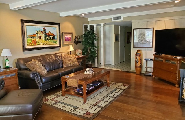 Great location & value! Large, beautiful home, private pool, tub