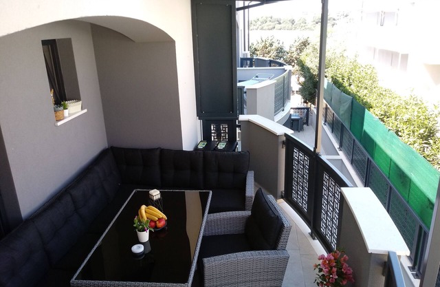 -Great maisonette apartment -with sea view -located directly on the beach -underground garage