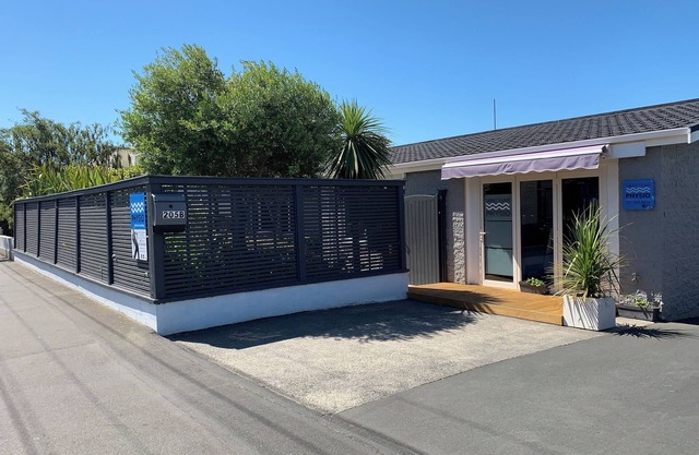 Great opportunity to experience the Amazing St Clair Beach and Esplanade