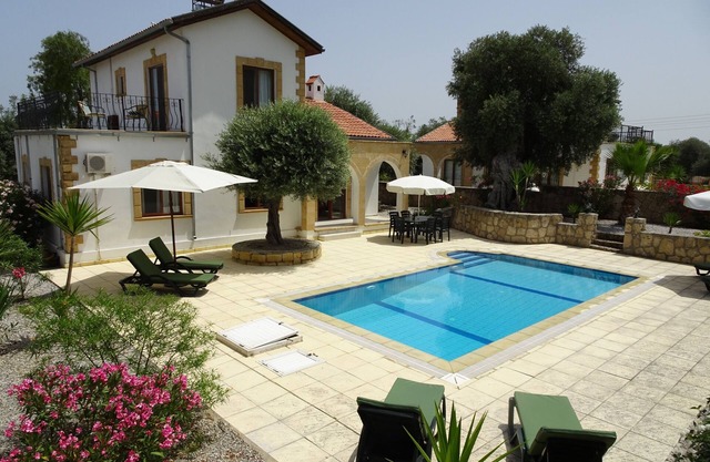 Great villa with private pool, garden, air con, WiFi, views & close to beaches.