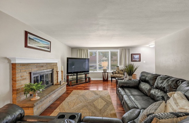Green Bay Lambeau & Titletown District Large House, close walk to Lambeau Field