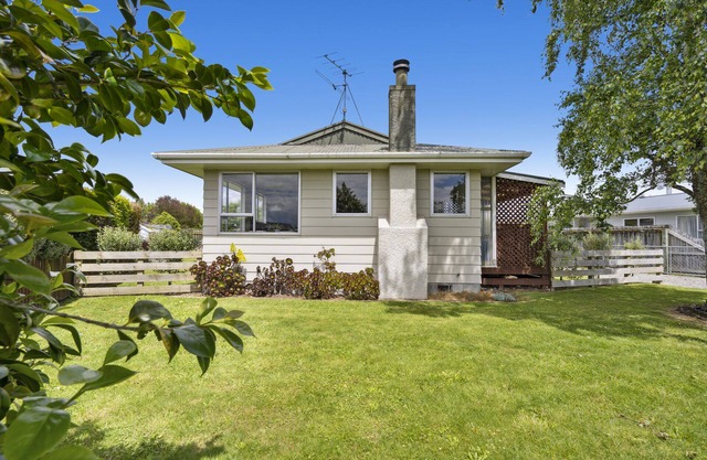 Green Grove - Carterton Holiday Home