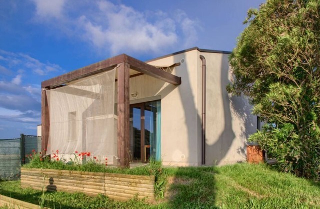 Green Studio - An ideal family retreat, just a short stroll from the beaches