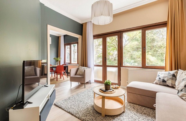 Greenery Apartment with Balcony Near Taksim