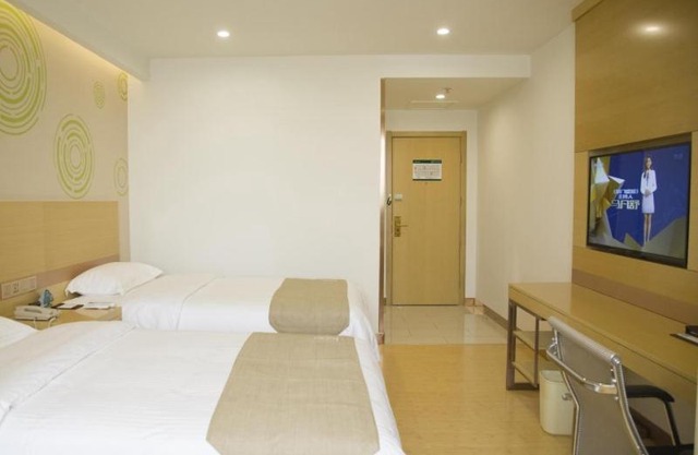 GreenTree Inn Jinan Yaoqiang Airport Airport Road Business Hotel
