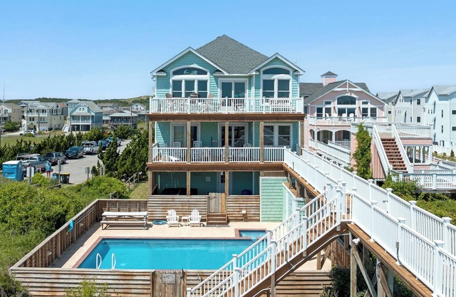 Greenwaves III: Oceanfront, Private Pool, Elevator